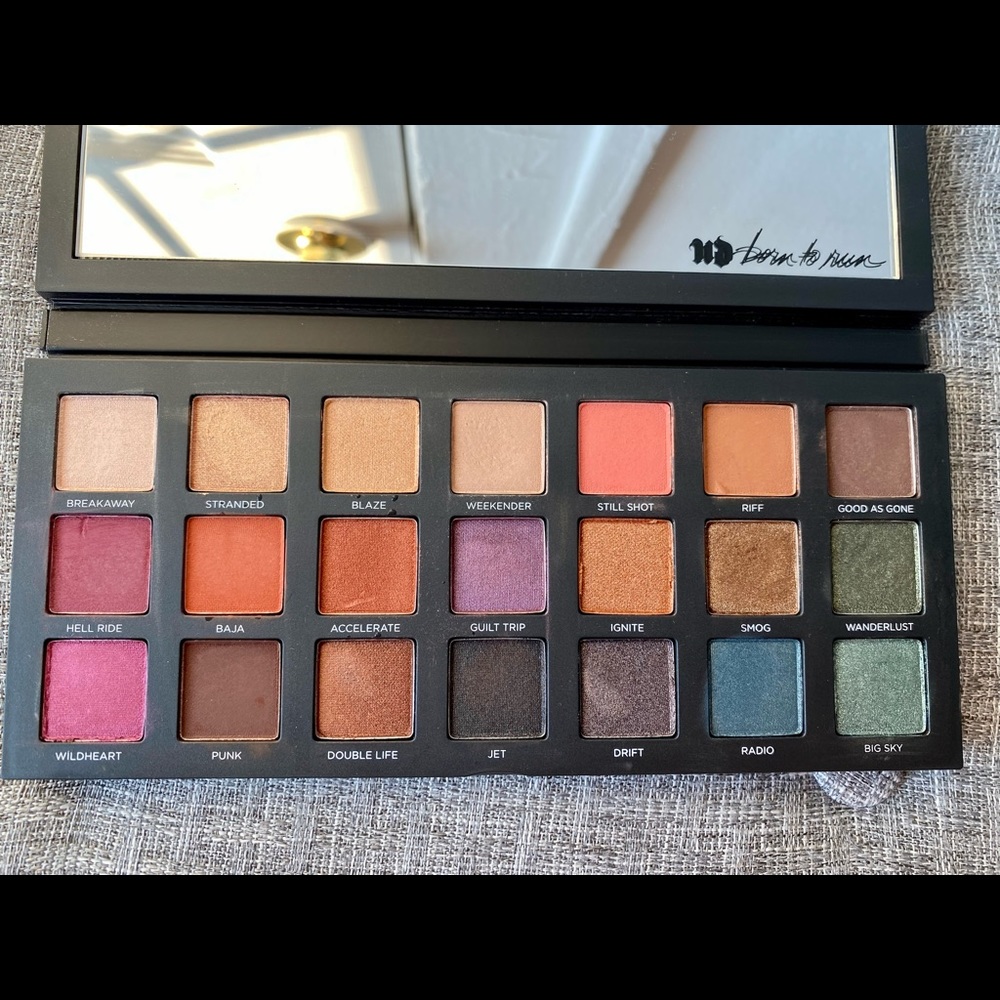 Urban Decay Born to Run eyeshadow palette